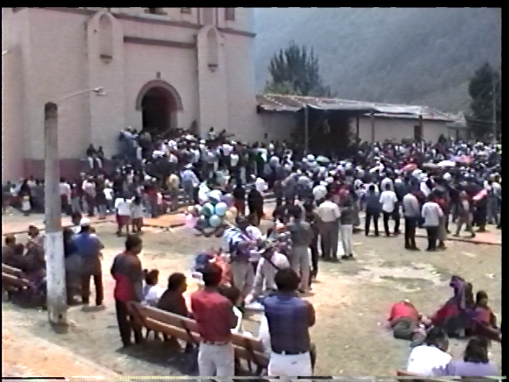 Semana Santa y Grutas de San Felipe Abril´00, Taller Chiltak sobre uso del condón feminino Julio´00 – 2000.15.H8