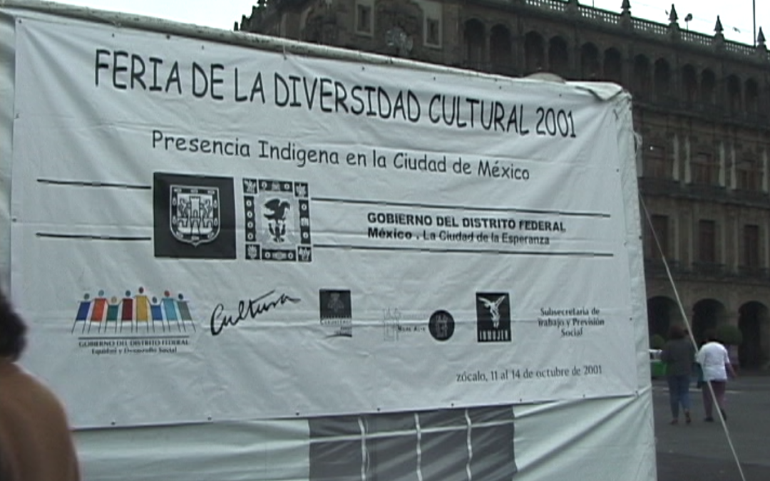 Marcha 12 de Octubre Ciudad de Mexico / Feria de la diversidad cultural 2001 – 2001.113.DV